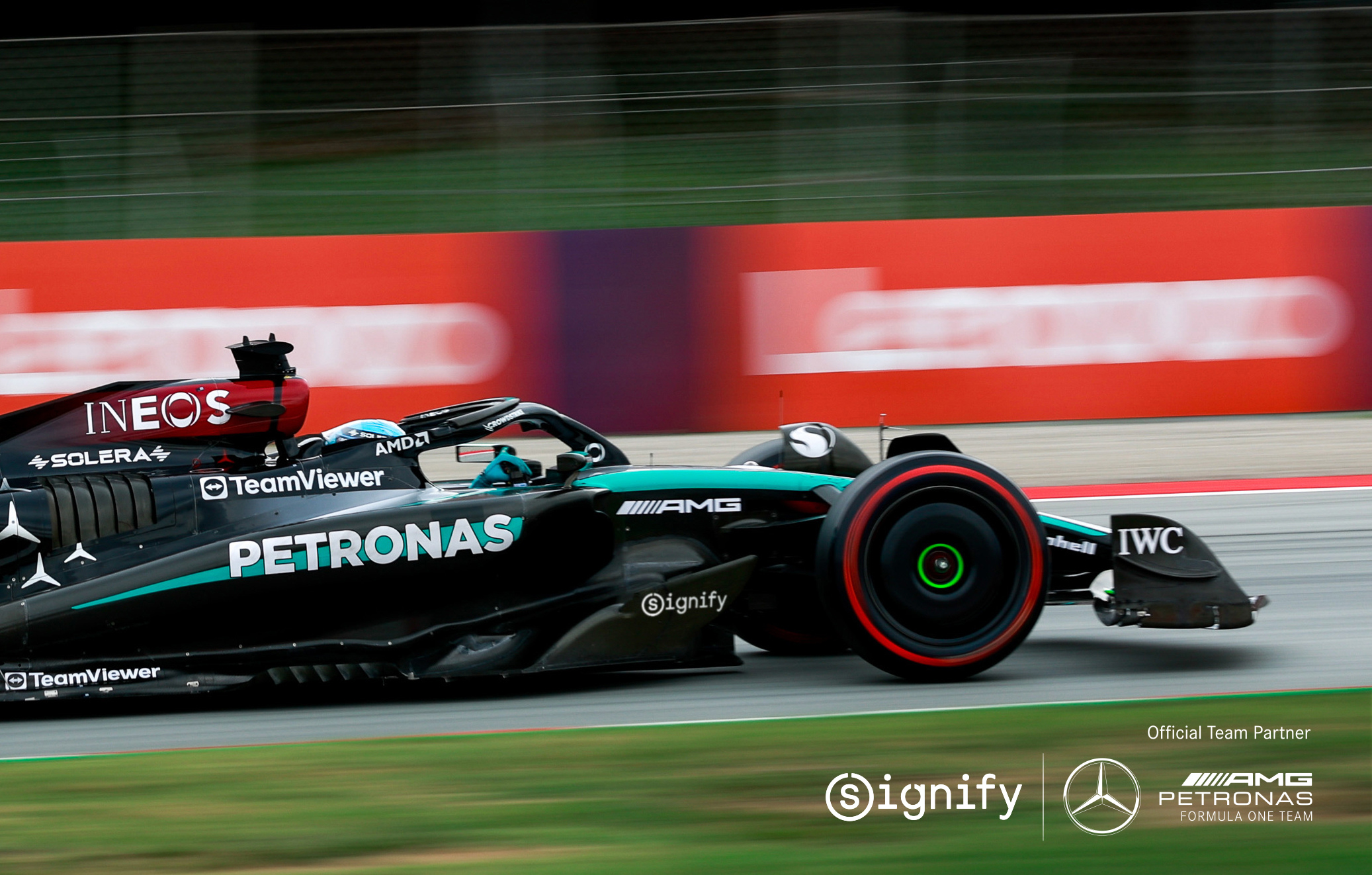 Parteneriatul Signify și Mercedes-AMG PETRONAS Formula 1 Team conduce prin inovație responsabilă atât pe pistă, cât și în afara ei