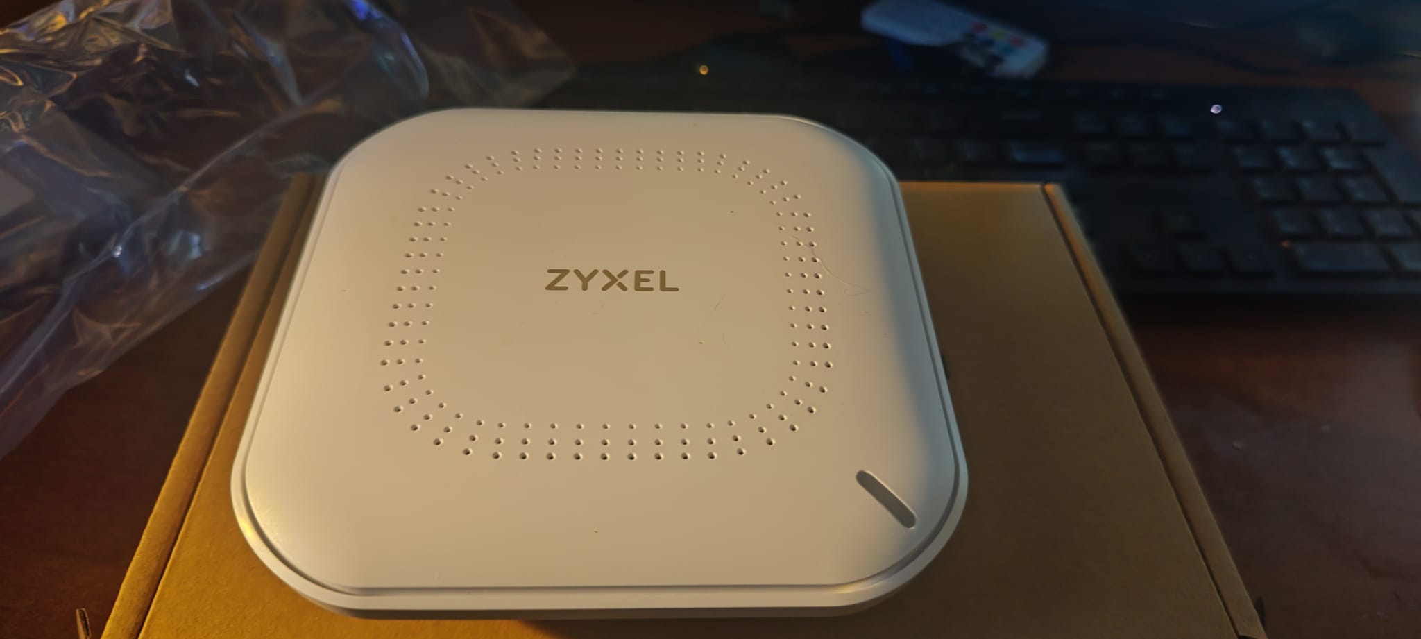 Zyxel NWA50AX – acces point Wi-Fi 6 robust și accesibil