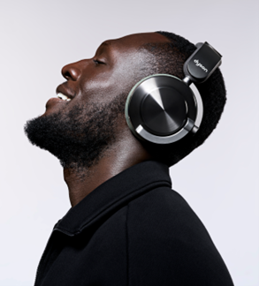 Muzicianul Stormzy devine Ambasador Global pentru căștile Dyson OnTrac™